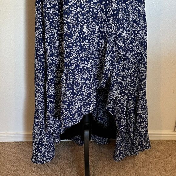 Lulus Maxi Floral Peasant Dress Smocked Short Bell Sleeve Size Large Cottage - Picture 4 of 10